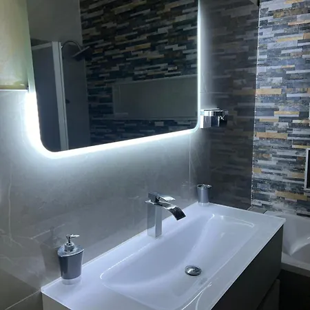 La Maison De Celine 아파트